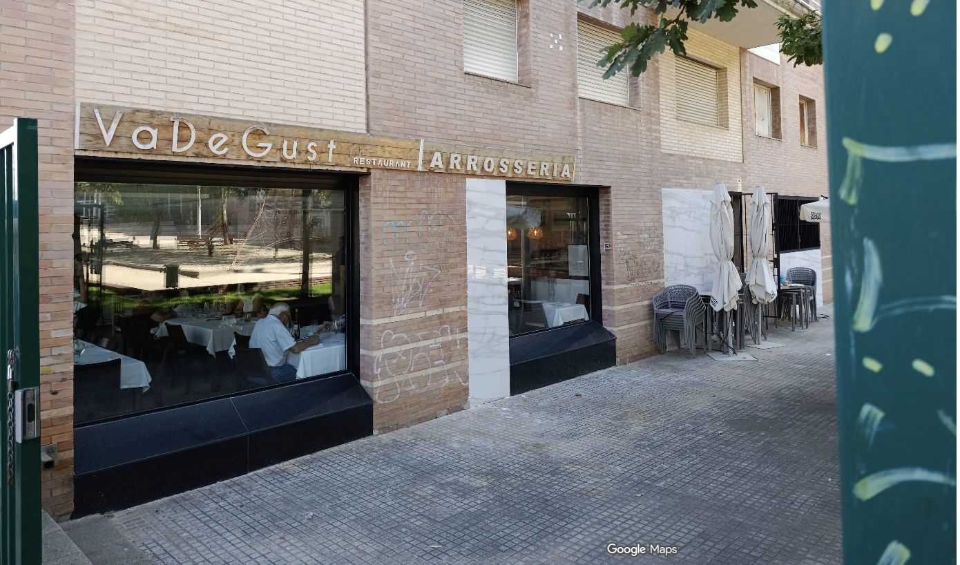 Vista panorámica del restaurante Vadegust con vistas al mar