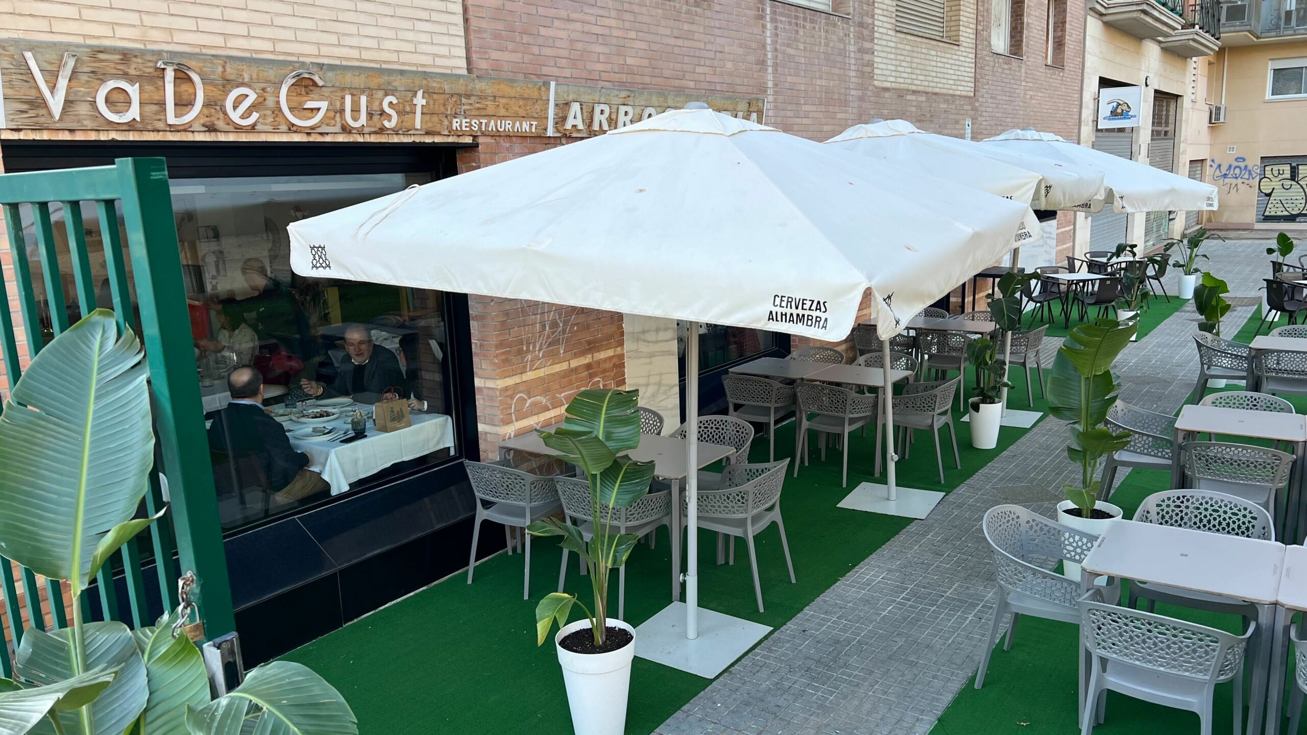 Vista panorámica del restaurante Vadegust con vistas al mar